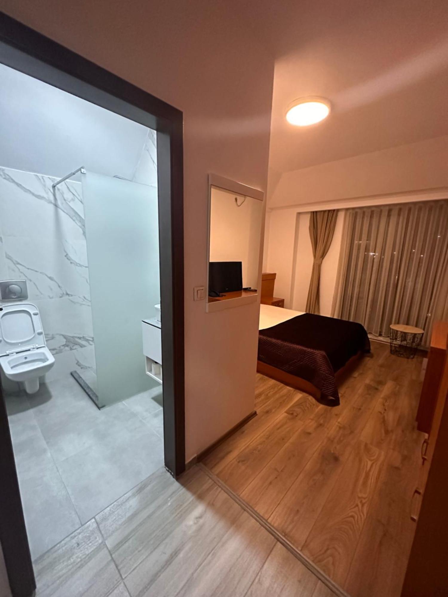 Hotel Real Pristina Eksteriør billede